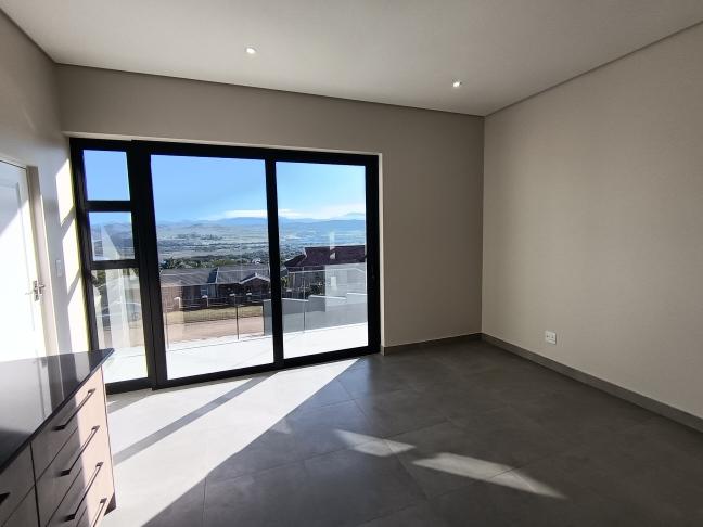 4 Bedroom Property for Sale in Hartenbos Heuwels Western Cape